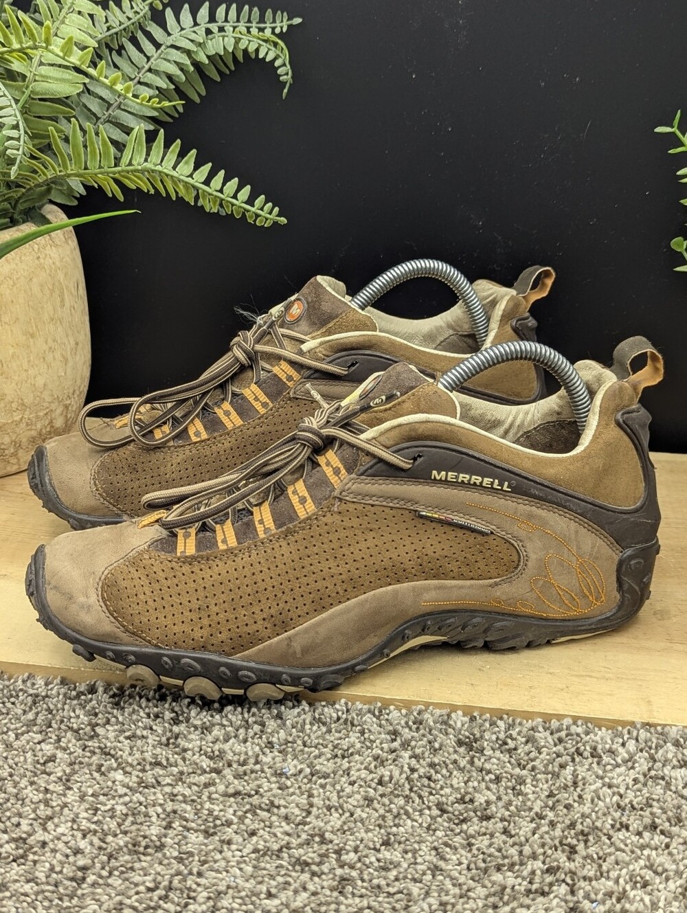 Merrell Chameleon Women's Size 10 Hiking Climbing Waterproof Shoes Camping